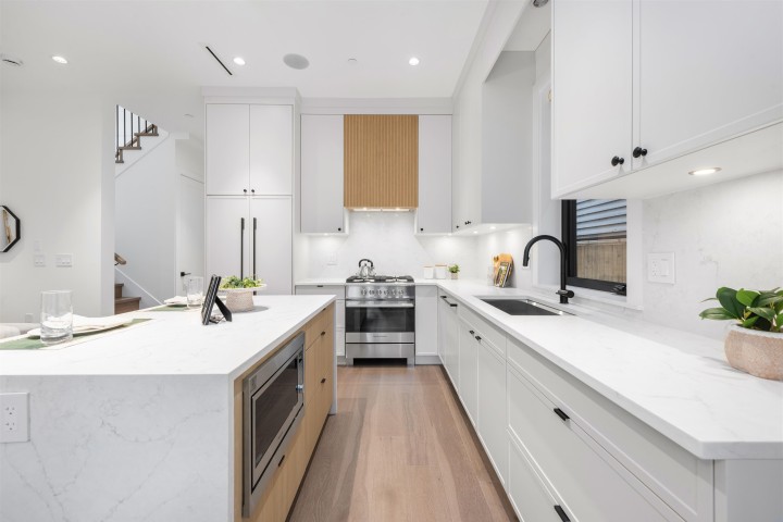 Photo 19 at 1 - 878 E 37 Avenue, Fraser VE, Vancouver East