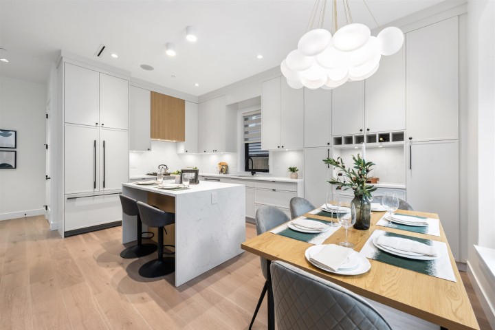 Photo 4 at 1 - 878 E 37 Avenue, Fraser VE, Vancouver East