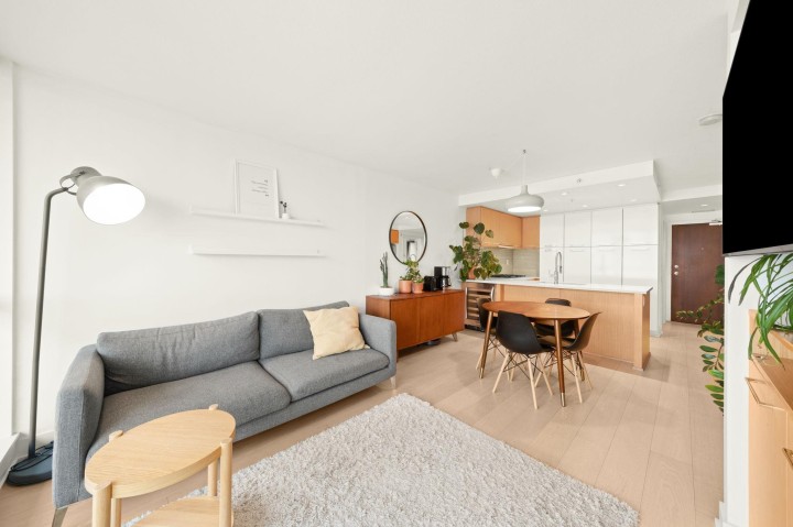 Photo 13 at 425 - 2008 Pine Street, False Creek, Vancouver West