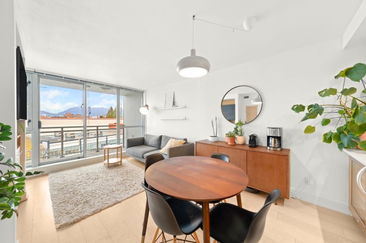 Photo 7 at 425 - 2008 Pine Street, False Creek, Vancouver West