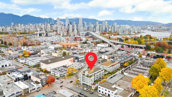 Photo 30 at 425 - 2008 Pine Street, False Creek, Vancouver West