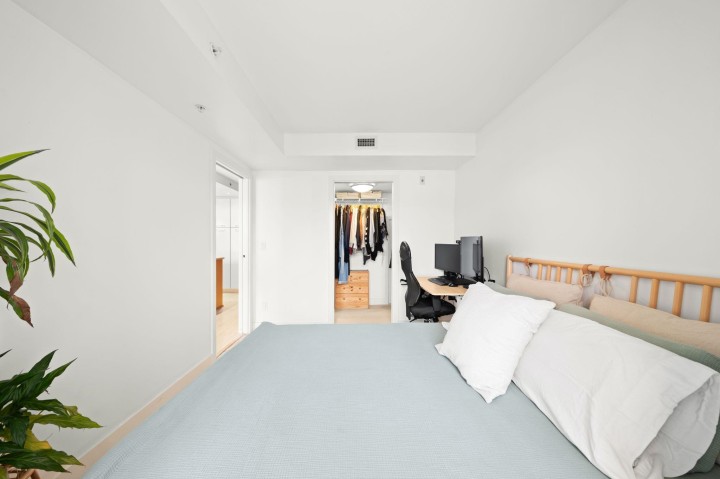 Photo 14 at 425 - 2008 Pine Street, False Creek, Vancouver West