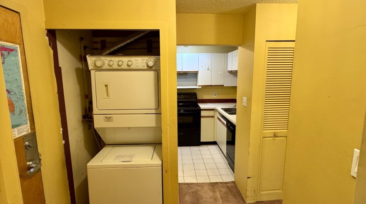 Photo 5 at 403 - 1010 Chilco Street, West End VW, Vancouver West