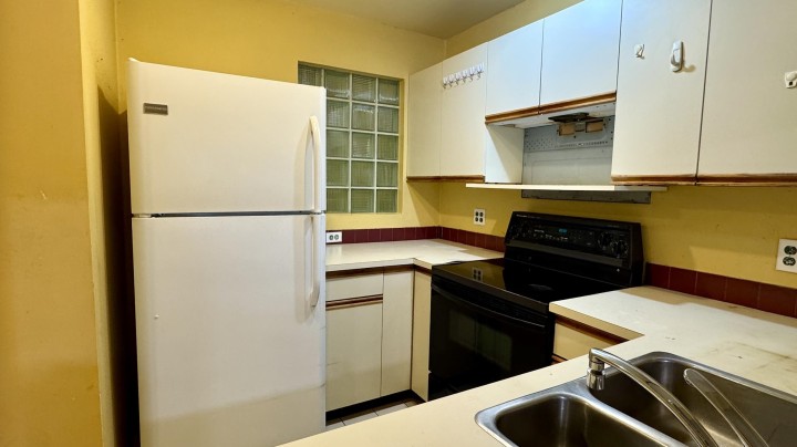 Photo 9 at 403 - 1010 Chilco Street, West End VW, Vancouver West