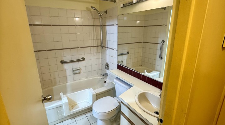 Photo 4 at 403 - 1010 Chilco Street, West End VW, Vancouver West