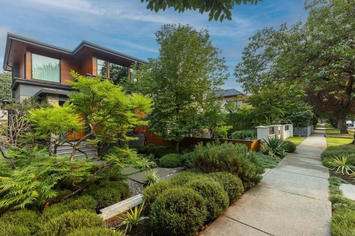 Photo 2 at 3963 W 20th Avenue, Dunbar, Vancouver West