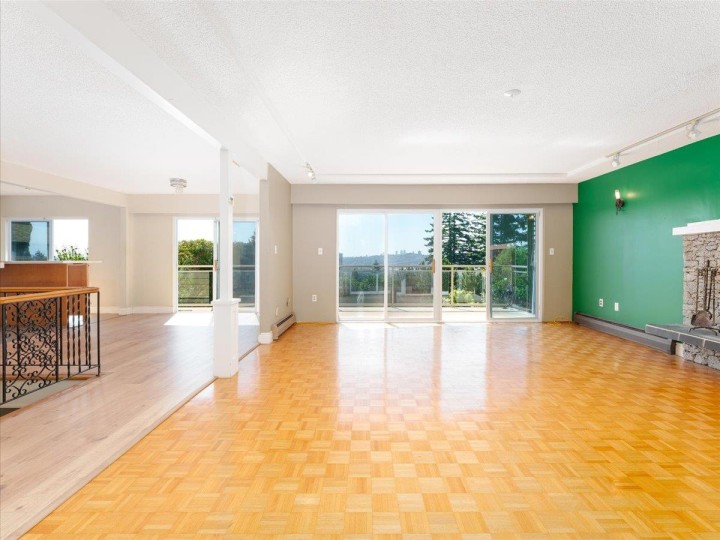 Photo 7 at 1228 Adderley Street, Calverhall, North Vancouver