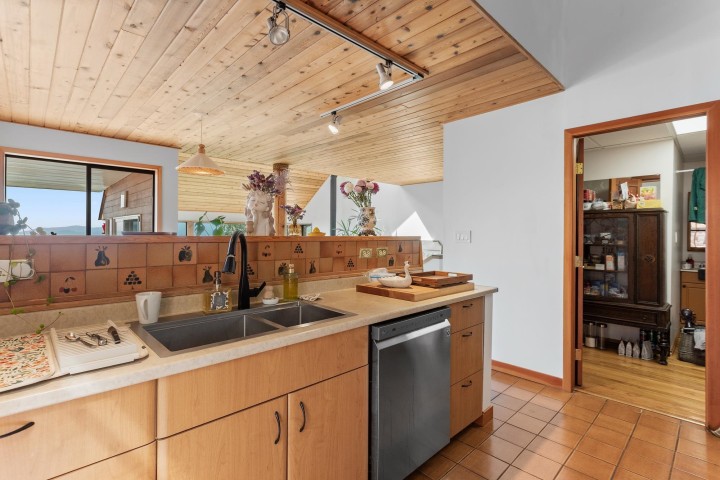 Photo 12 at 270 Mountain Drive, Lions Bay, West Vancouver