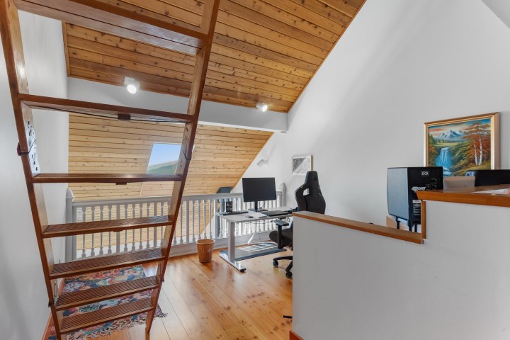 Photo 22 at 270 Mountain Drive, Lions Bay, West Vancouver