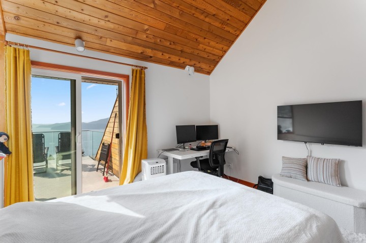 Photo 20 at 270 Mountain Drive, Lions Bay, West Vancouver