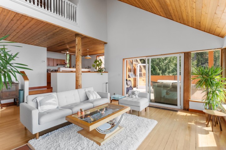 Photo 9 at 270 Mountain Drive, Lions Bay, West Vancouver