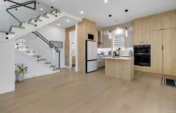 Photo 3 at 5092 Clarendon Street, Collingwood VE, Vancouver East