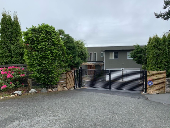 Photo 2 at 4582 Woodgreen Court, Cypress Park Estates, West Vancouver