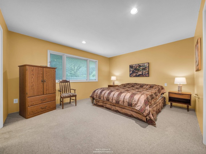 Photo 16 at 865 Margaree Place, Cedardale, West Vancouver