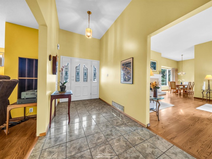 Photo 3 at 865 Margaree Place, Cedardale, West Vancouver