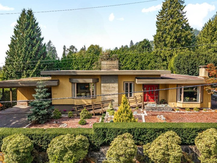 Photo 1 at 865 Margaree Place, Cedardale, West Vancouver