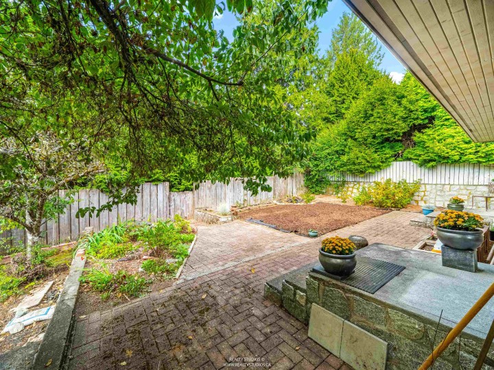 Photo 33 at 865 Margaree Place, Cedardale, West Vancouver