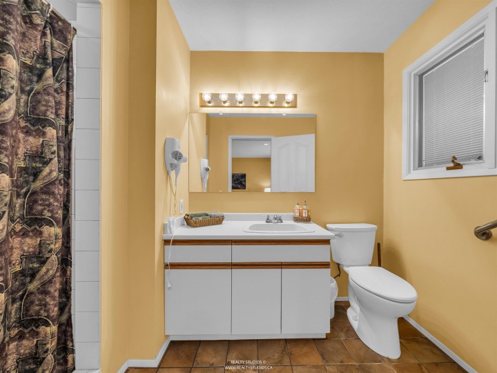 Photo 18 at 865 Margaree Place, Cedardale, West Vancouver