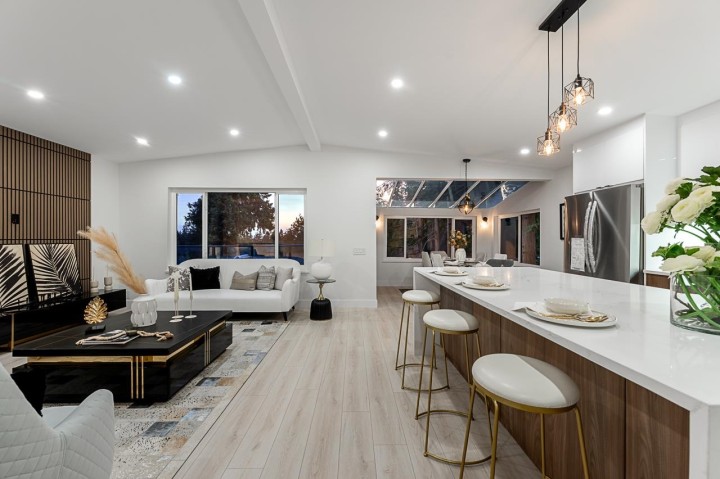 Photo 2 at 531 Greenway Avenue, Upper Delbrook, North Vancouver