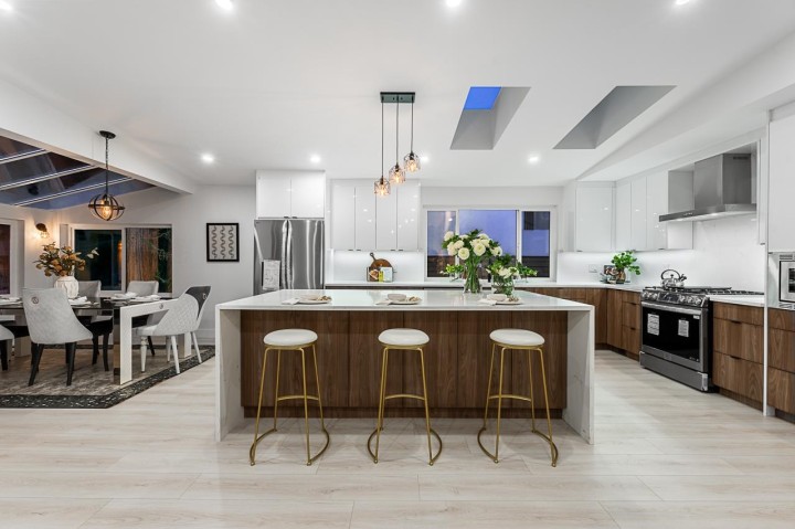 Photo 1 at 531 Greenway Avenue, Upper Delbrook, North Vancouver