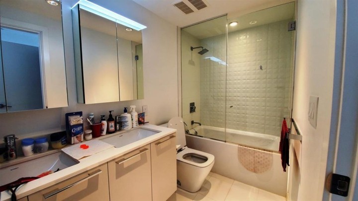 Photo 5 at 312 - 2220 Kingsway, Victoria VE, Vancouver East