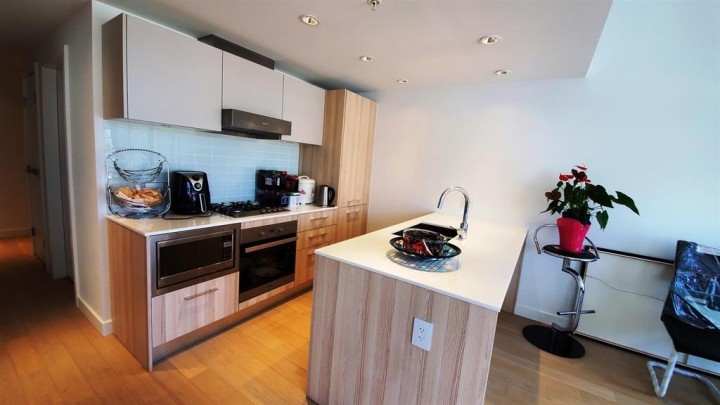 Photo 4 at 312 - 2220 Kingsway, Victoria VE, Vancouver East