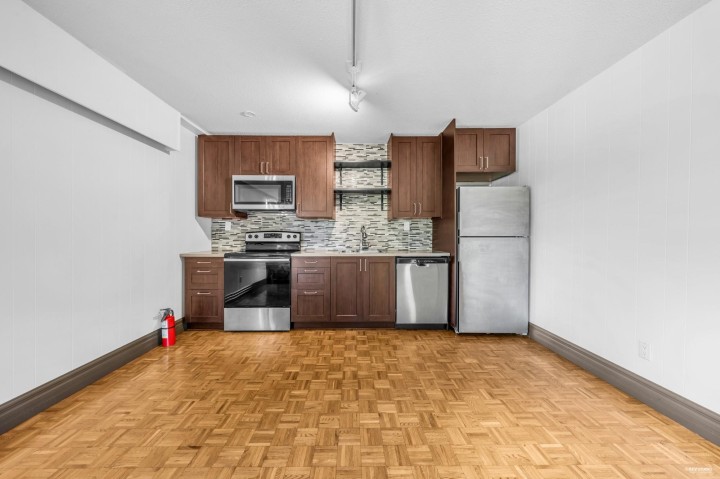 Photo 12 at 3845 Bayridge Avenue, Bayridge, West Vancouver