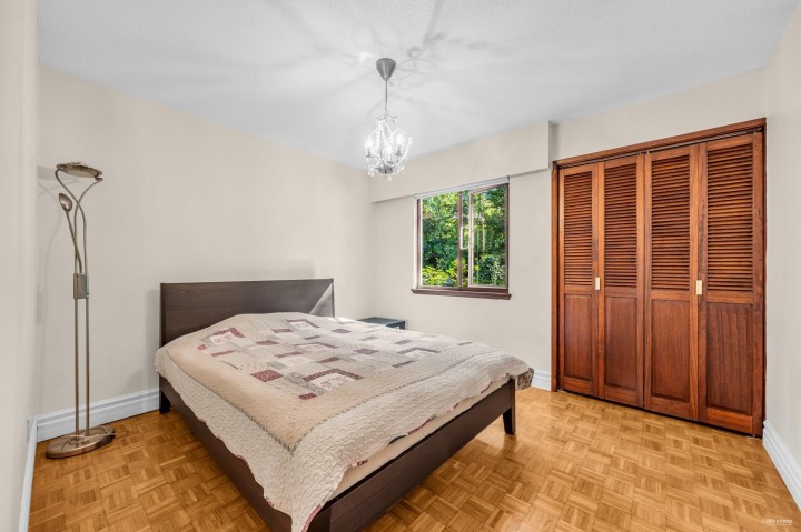 Photo 9 at 3845 Bayridge Avenue, Bayridge, West Vancouver