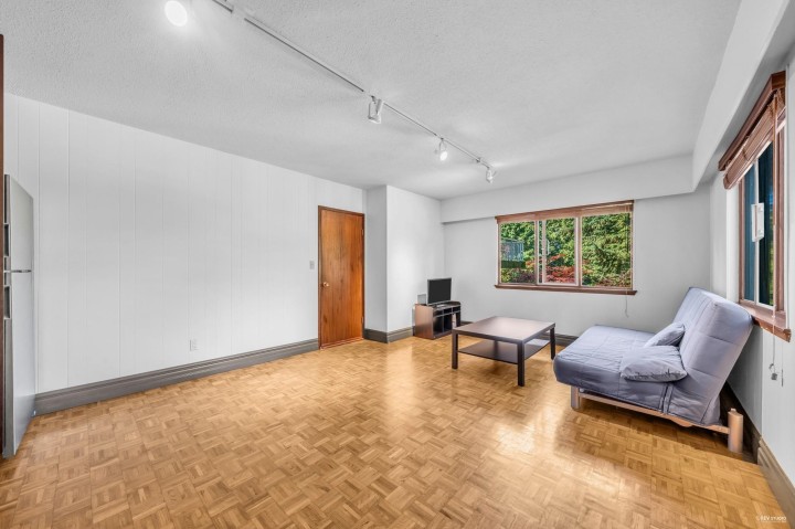 Photo 11 at 3845 Bayridge Avenue, Bayridge, West Vancouver