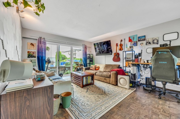 Photo 2 at 207 - 2025 W 2nd Avenue, Kitsilano, Vancouver West