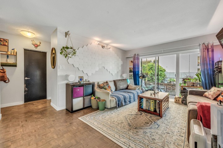 Photo 3 at 207 - 2025 W 2nd Avenue, Kitsilano, Vancouver West