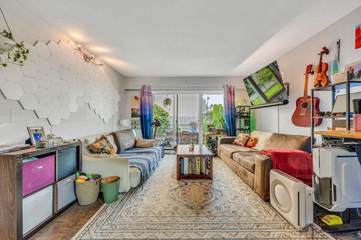 Photo 1 at 207 - 2025 W 2nd Avenue, Kitsilano, Vancouver West