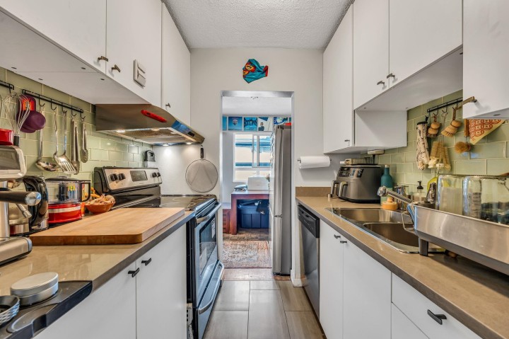 Photo 9 at 207 - 2025 W 2nd Avenue, Kitsilano, Vancouver West