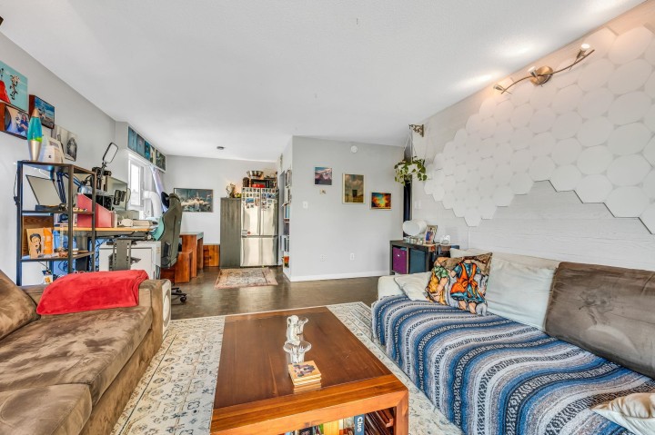 Photo 4 at 207 - 2025 W 2nd Avenue, Kitsilano, Vancouver West