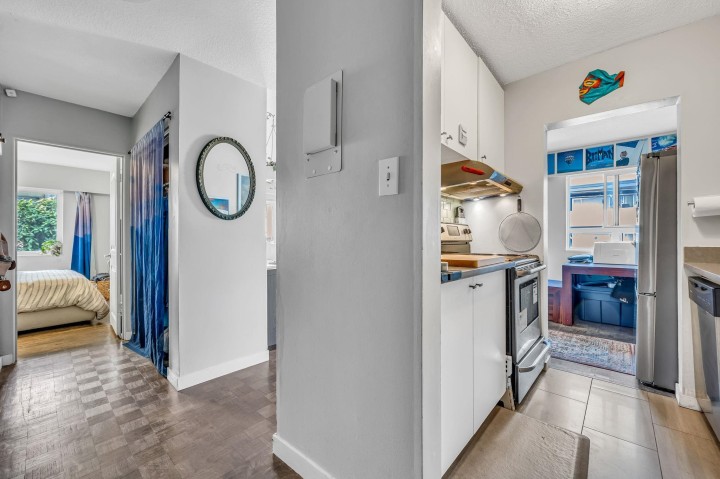 Photo 8 at 207 - 2025 W 2nd Avenue, Kitsilano, Vancouver West