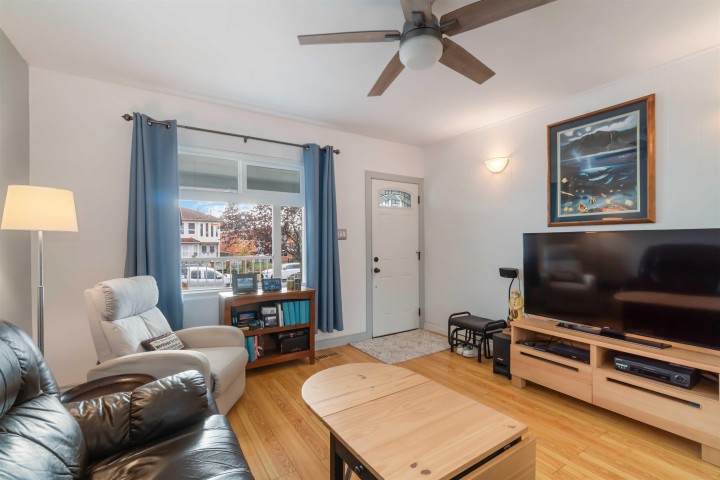 Photo 7 at 2235 East 52nd Avenue, Killarney VE, Vancouver East