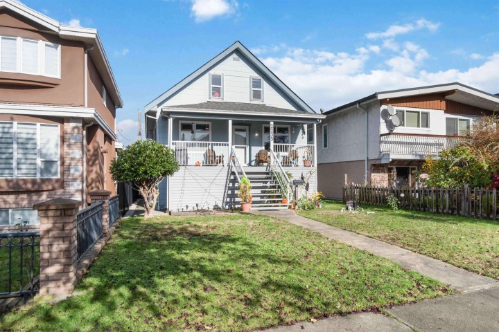 Photo 3 at 2235 East 52nd Avenue, Killarney VE, Vancouver East