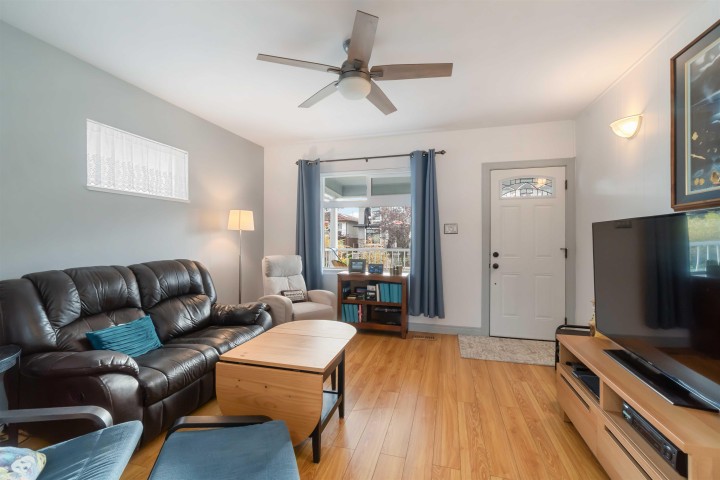 Photo 5 at 2235 East 52nd Avenue, Killarney VE, Vancouver East