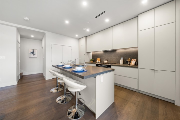 Photo 6 at 1 - 620 E 46th Avenue, Fraser VE, Vancouver East