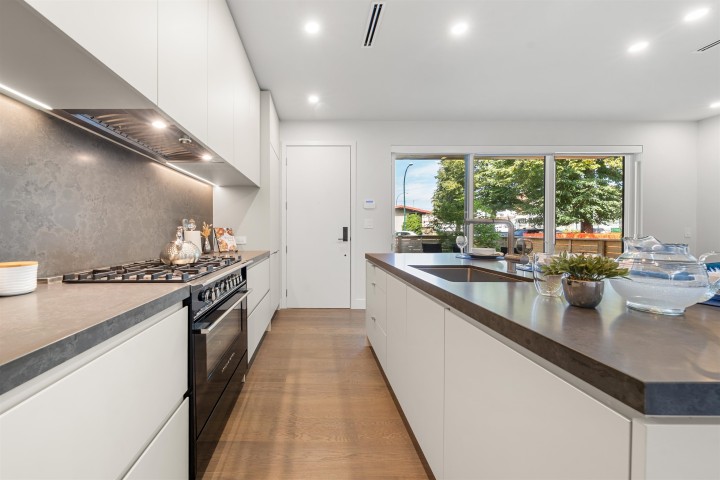 Photo 13 at 1 - 620 E 46th Avenue, Fraser VE, Vancouver East