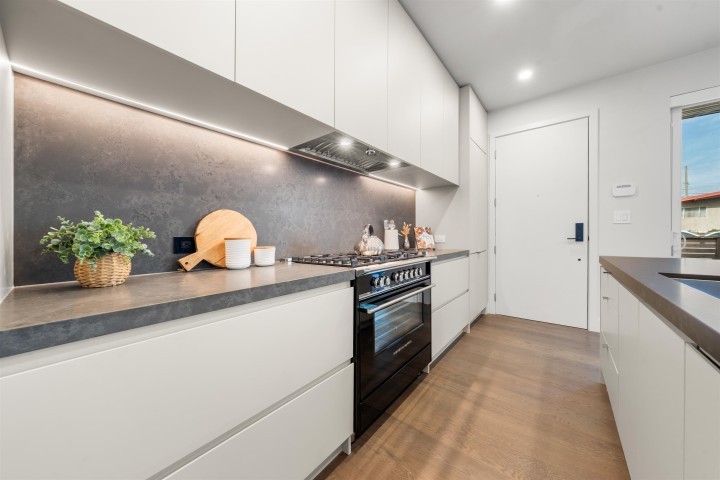 Photo 12 at 1 - 620 E 46th Avenue, Fraser VE, Vancouver East