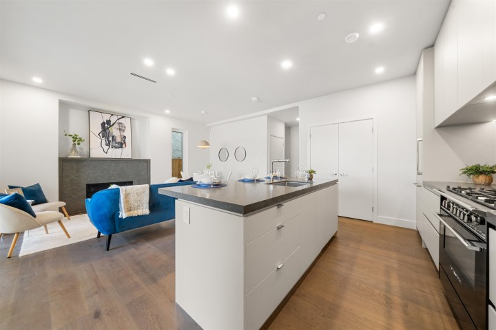 Photo 14 at 1 - 620 E 46th Avenue, Fraser VE, Vancouver East