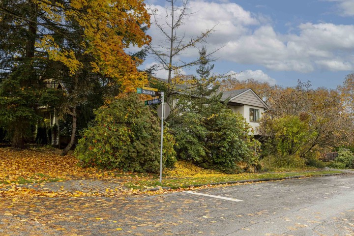 Photo 5 at 3555 Quadra Street, Dunbar, Vancouver West