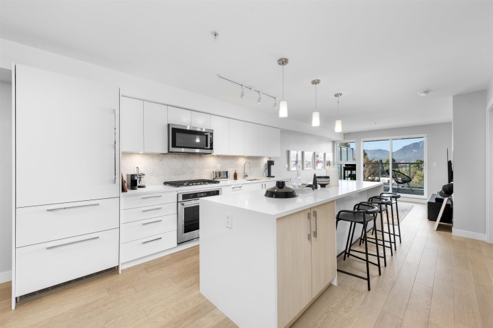 Photo 2 at 406 - 2508 Fraser Street, Mount Pleasant VE, Vancouver East