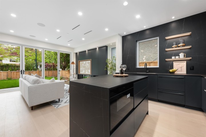 Photo 2 at 1 - 2764 W 14th Avenue, Kitsilano, Vancouver West