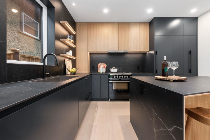 Photo 5 at 1 - 2764 W 14th Avenue, Kitsilano, Vancouver West