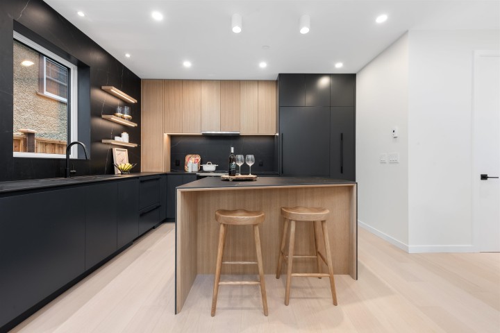 Photo 4 at 1 - 2764 W 14th Avenue, Kitsilano, Vancouver West