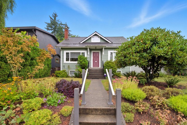 Photo 2 at 3247 W 30th Avenue, MacKenzie Heights, Vancouver West