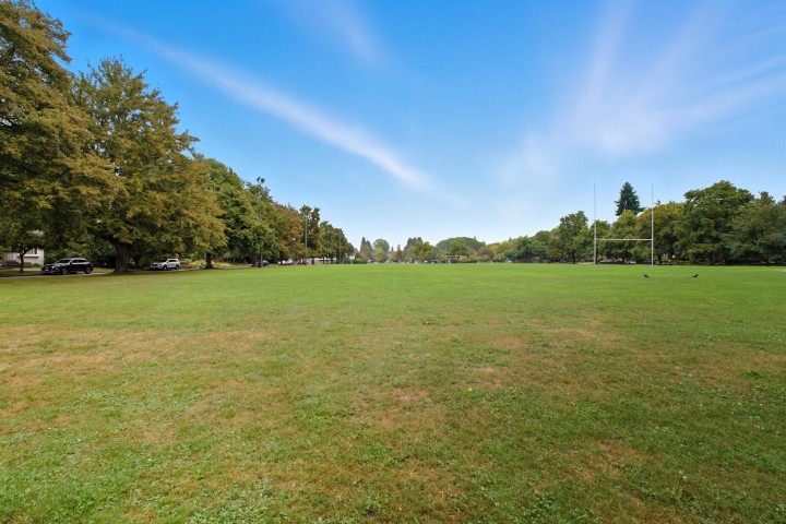 Photo 3 at 3247 W 30th Avenue, MacKenzie Heights, Vancouver West