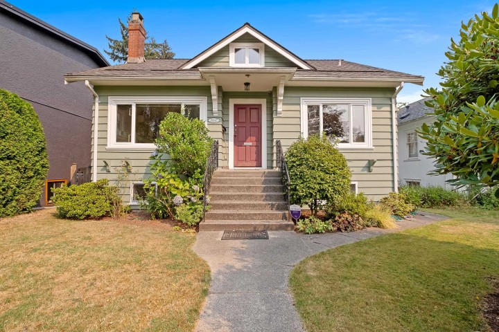 Photo 1 at 3247 W 30th Avenue, MacKenzie Heights, Vancouver West